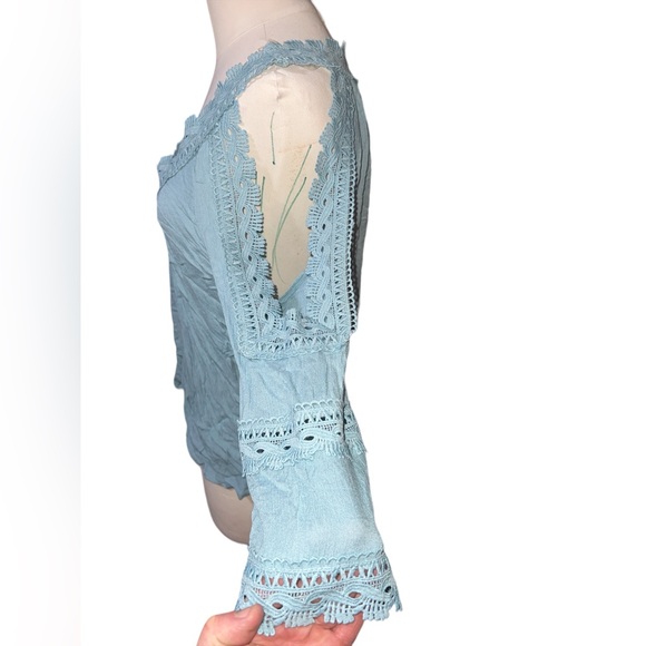 CHARLOTTE RUSSE | OPEN SHOLDER LACE V-NECK  BLUE TOP WOMENS SZ MED - Picture 3 of 6
